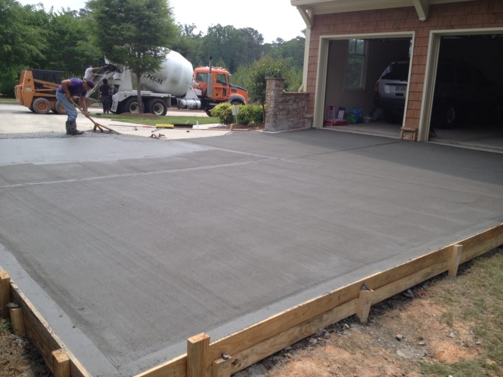 residential-concrete-driveway-